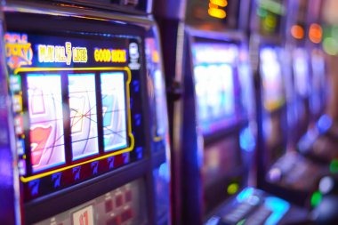 Football leagues and live-dealer gaming options on klik365