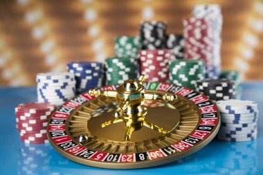 Live dealer table interface on mobile screen