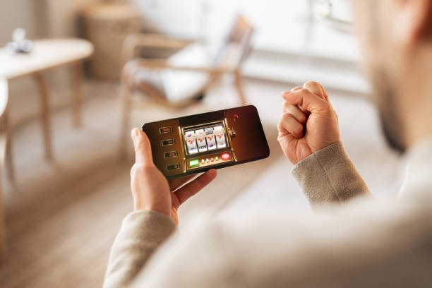 Tile arrangement on mobile screen